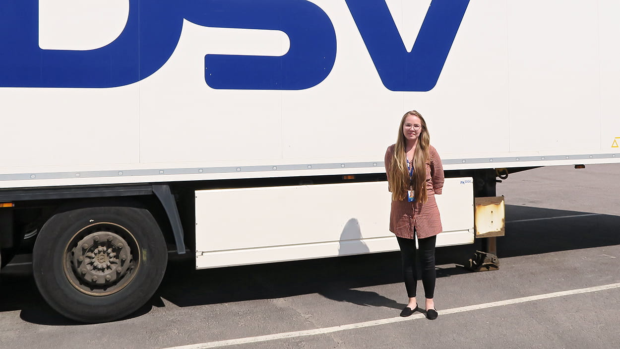 Janette Pokkinen, Operations Manager, Commercial, viihtyy hyvin haastavassa työssään.